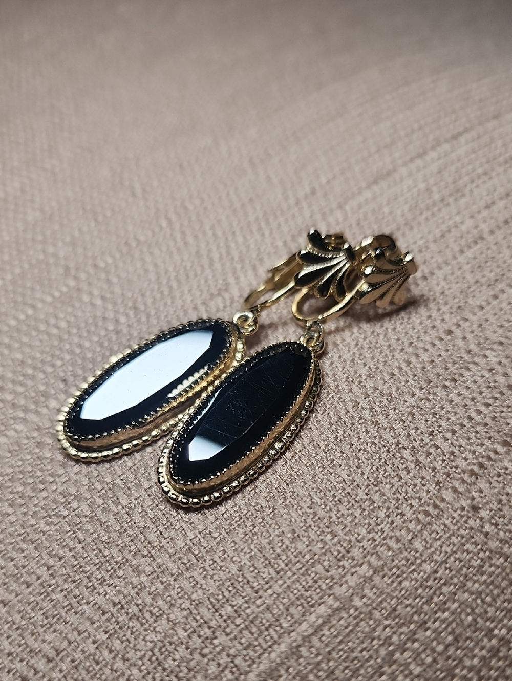 Vintage Gold-tone Black Stone Clip-on Earrings